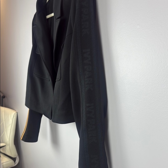 Adidas x Ivy Park Black and Gold Crop Suit Jacket Blazer Size 1X - Picture 10 of 15